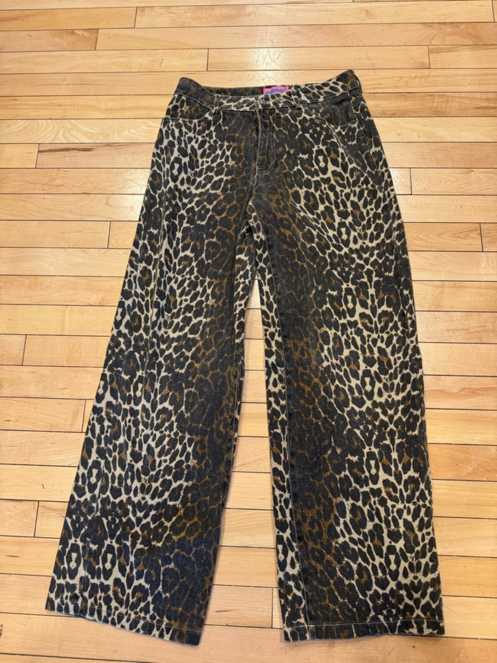 Edikted Leopard Print Jeans size small - Picture 2 of 5